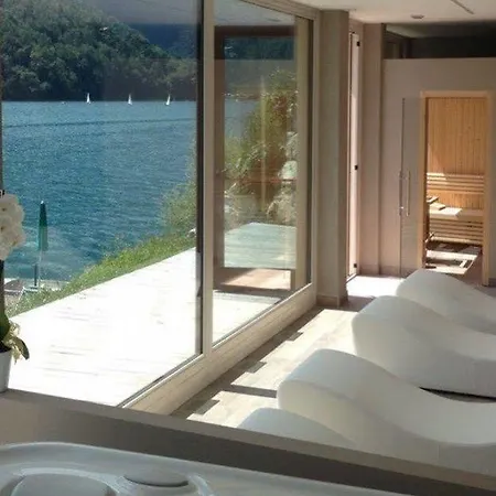 Albergo Mezzolago Hotel 3*